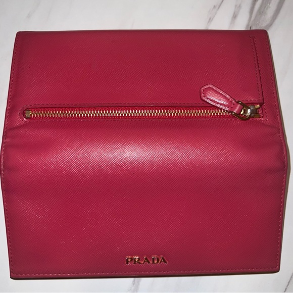 AUTHENTIC - Vintage Prada chain wallet - Picture 10 of 16